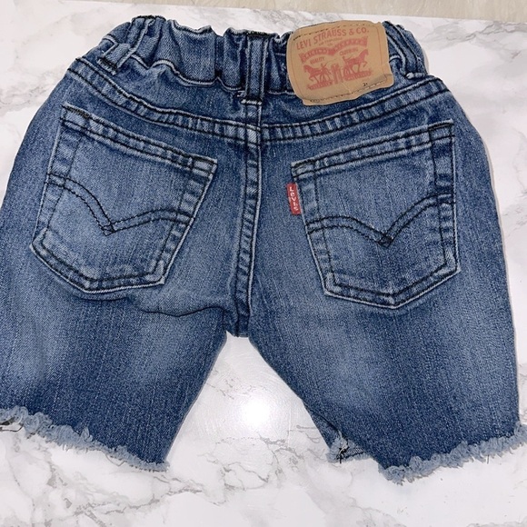 Levi’s toddlers denim shorts size 2T - Picture 3 of 7